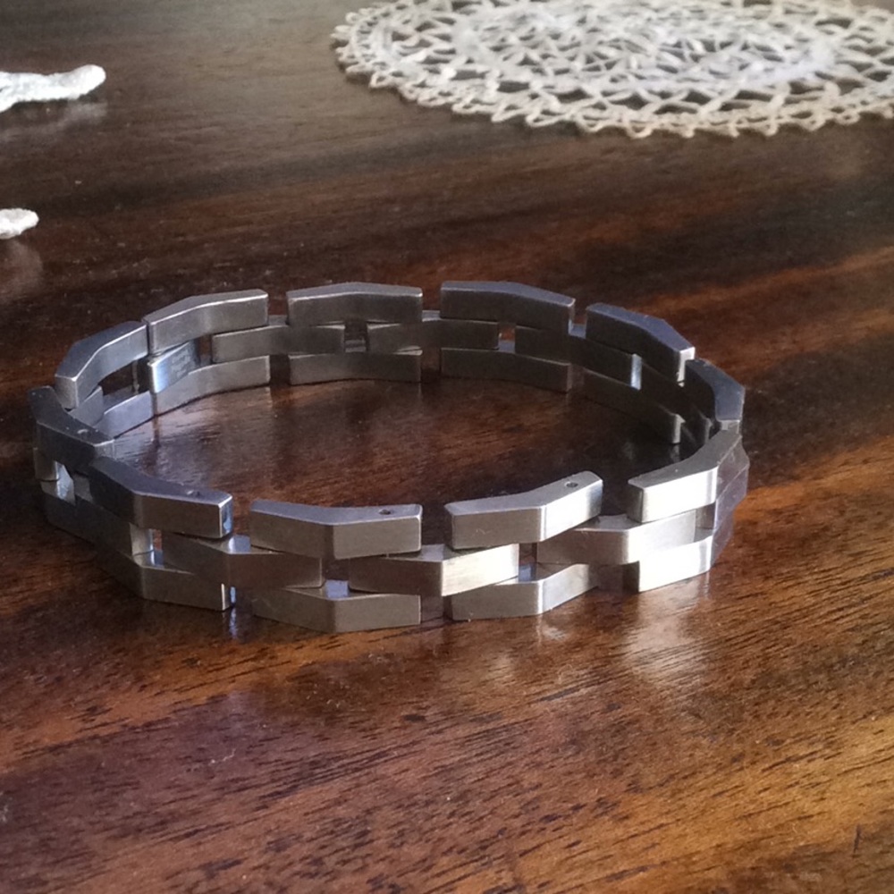 Pagoda Men’s Stainless Steel Bracelet - Picture 2 of 7